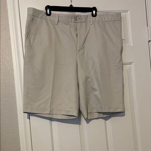 Greg Norman Collection Men's Light Gray Flat Front Shorts